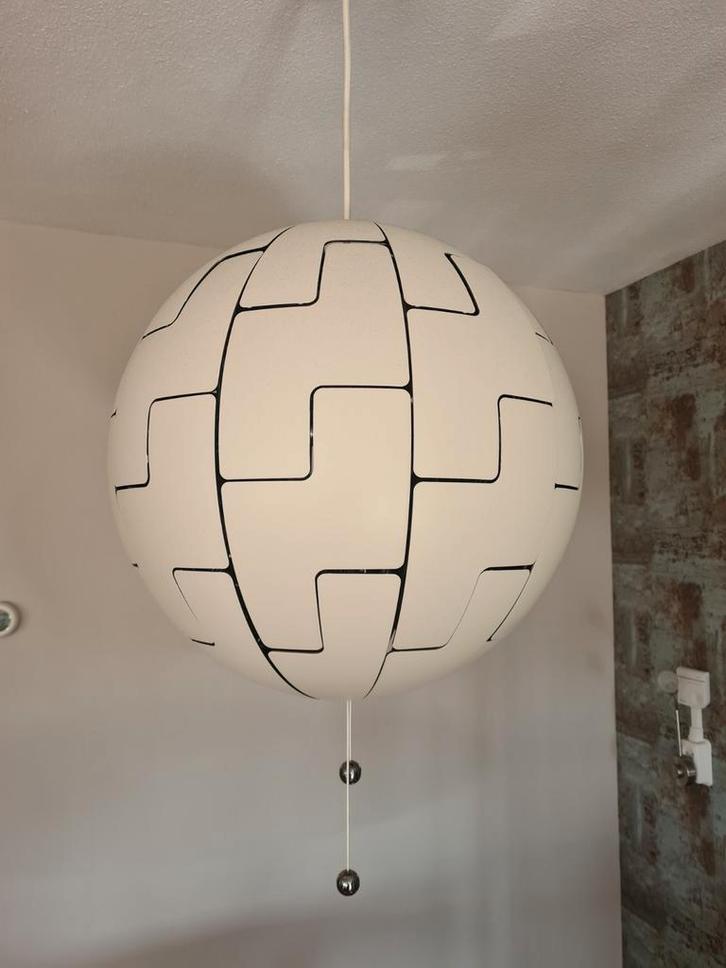 IKEA Hanglamp - Stijlvol Design, Huis en Inrichting, Lampen | Hanglampen, Zo goed als nieuw, Minder dan 50 cm, Kunststof, Metaal