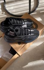 Yeezy 700 V3, Kleding | Heren, Schoenen, Ophalen of Verzenden, Nieuw, Zwart, Sneakers of Gympen