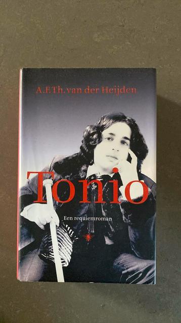 A.F.Th. van der Heijden - Tonio beschikbaar voor biedingen