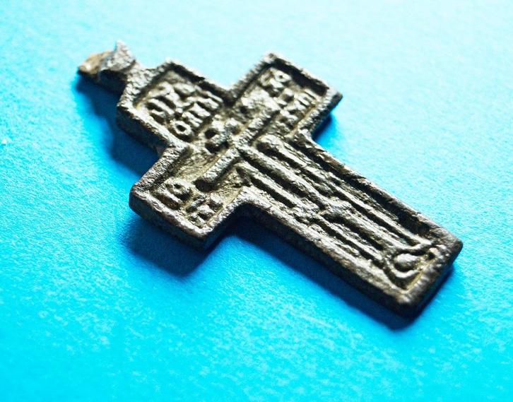 Crucifix - 16e/17 eeuw - Bodemvondst - TOPSTUK, Antiek en Kunst, Antiek | Religie, Ophalen of Verzenden