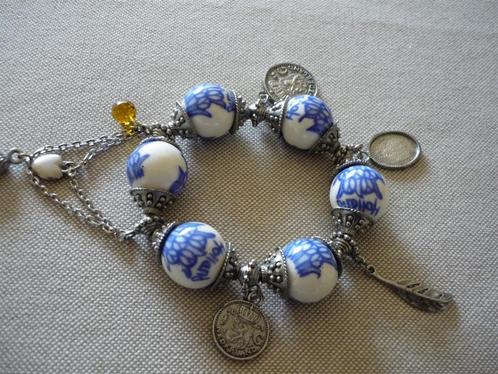 Vintage armband met delfts ? blauwe kralen/munten, Sieraden, Tassen en Uiterlijk, Armbanden, Gebruikt, Overige materialen, Zilver