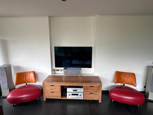 Twee Leolux Pallone Pa fauteuils – Iconisch design, Huis en Inrichting, Fauteuils, Zo goed als nieuw, Kunststof, Leer, 75 tot 100 cm