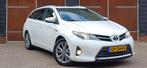 Toyota Auris Touring Sports 1.8 Hybr. Executive, Auto's, Toyota, Gebruikt, Leder en Stof, Wit, 25 km/l