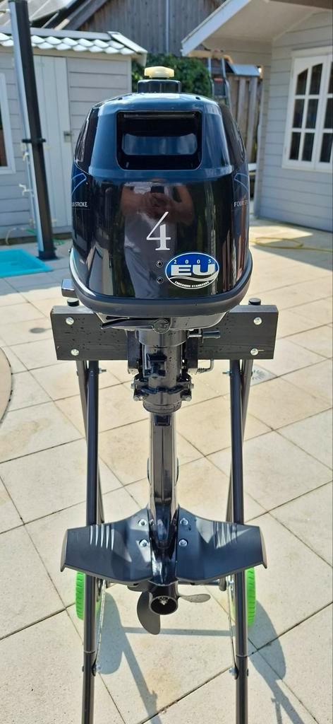 Tohatsu 6pk buitenboordmotor met ext. brandstoftank en slot., Watersport en Boten, Rubberboten, Gebruikt, Overige merken, Overige materialen