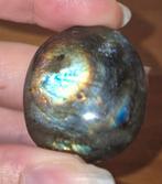 Labradoriet handsteen klein 1, Verzamelen, Mineralen en Fossielen, Ophalen of Verzenden, Mineraal