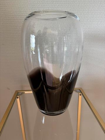 House Vitamine, glazen vaas beschikbaar voor biedingen