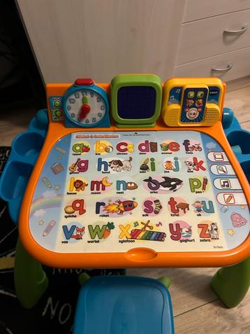 Vtech Speeltafel met Stoel beschikbaar voor biedingen