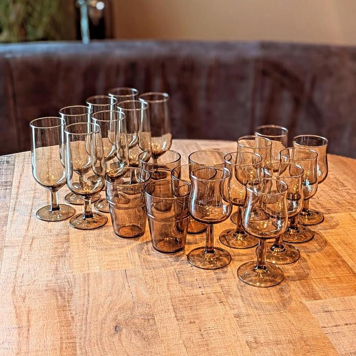 Luminarc France rookglas art-deco set., Antiek en Kunst, Antiek | Servies compleet, Ophalen of Verzenden