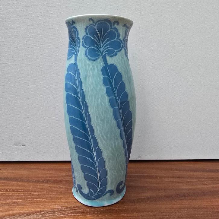 Josef Ekberg voor Gustavsberg 1924, vaas sgrafito, Huis en Inrichting, Woonaccessoires | Vazen, Gebruikt, Blauw, Minder dan 50 cm