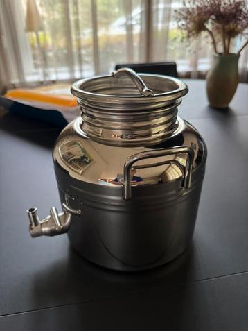 Olievaatje van Oil & Vinegar roestvrijstaal beschikbaar voor biedingen