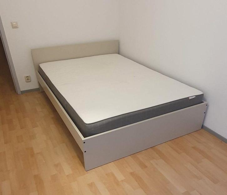 Ikea twee persoons bed 140x200cm, Huis en Inrichting, Slaapkamer | Bedden, Gebruikt, Tweepersoons, 140 cm, 200 cm, Hout, Grijs