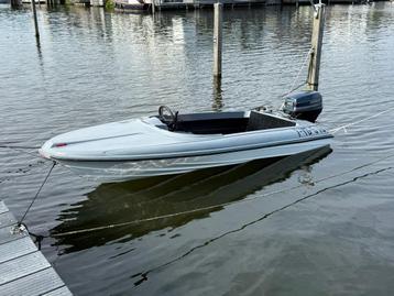 Speedboot 40 PK met trailer beschikbaar voor biedingen