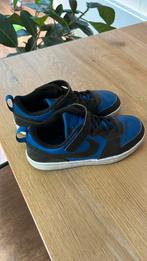Nike sneakers maat 35 - twee keer aan gehad, Ophalen, Sportschoenen, Zo goed als nieuw, Nike air jordan