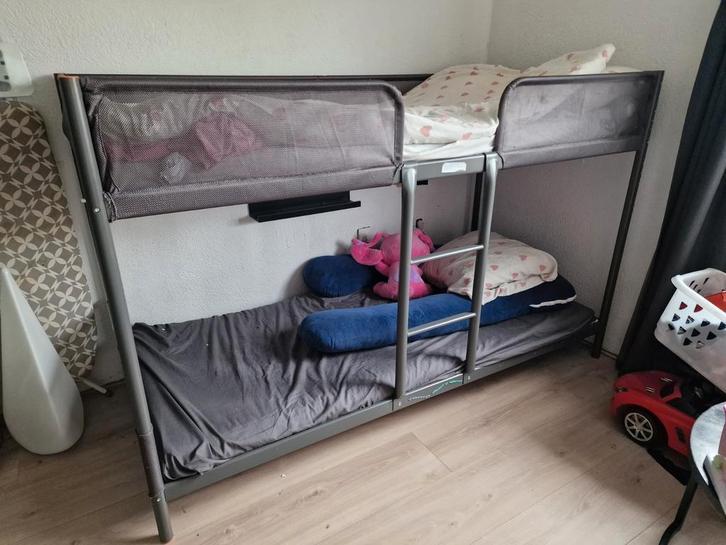Stapelbed - Grijs metaal, Kinderen en Baby's, Kinderkamer | Bedden, Gebruikt, 180 cm of meer, 70 tot 85 cm, Hoogslaper of Stapelbed