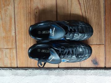 Voetbal schoenen maat 35 beschikbaar voor biedingen