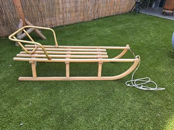 Slee z.g.a.n.  beschikbaar voor biedingen
