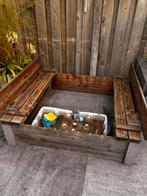 Zandbak 120x120 met zitbankjes, Kinderen en Baby's, Speelgoed | Buiten | Zandbakken, Ophalen of Verzenden, Zo goed als nieuw