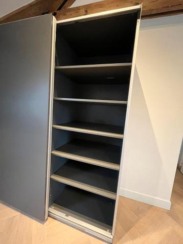 Wardrobe - afbeelding 1