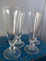 Champagne glazen op voet, Huis en Inrichting, Keuken | Servies, Glas of Glazen, Ophalen of Verzenden, Overige stijlen, Glas