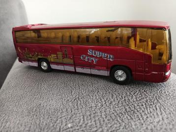 Te koop model touring car MB vh merk Welly beschikbaar voor biedingen