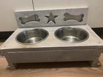 Standaaart met drinkbakken 10€, Dieren en Toebehoren, Hondenvoerbakken en Drinkbakken, Ophalen of Verzenden, Zo goed als nieuw