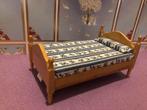Miniatuur Bed 1:12 - Poppenhuis Meubel, Verzamelen, Poppenhuizen en Toebehoren, Ophalen of Verzenden, Nieuw, Poppenhuis