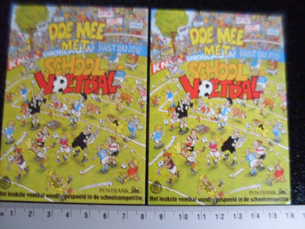 2x sticker school voetbal postbank knvb Jan van Haasteren?, Verzamelen, Ophalen of Verzenden, Zo goed als nieuw, Bedrijf of Vereniging