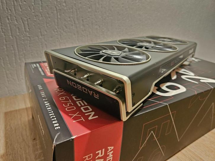 Videokaart 12gb ddr6, Computers en Software, Videokaarten, Zo goed als nieuw, AMD, PCI-Express 4.0, GDDR6, HDMI, DisplayPort, Ophalen