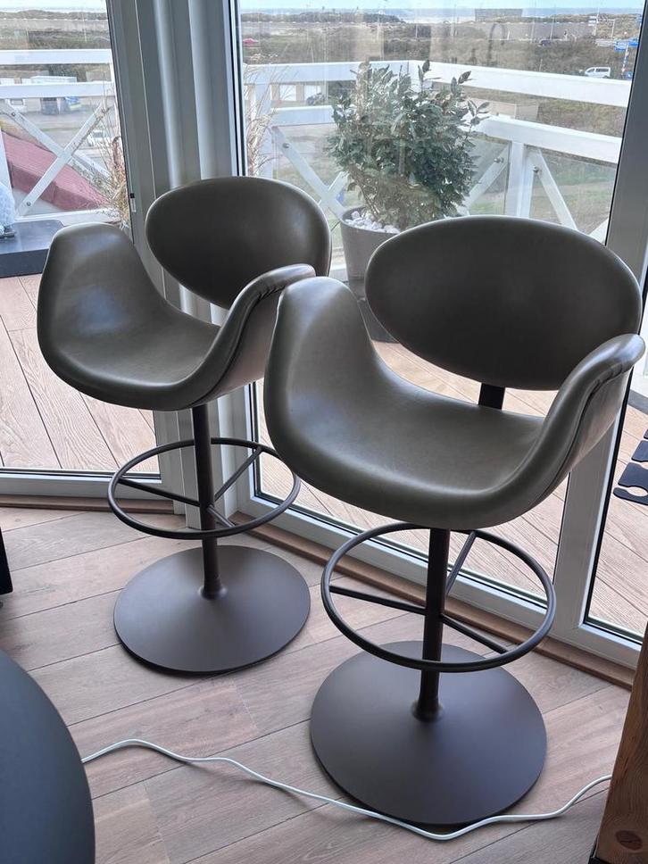 Artifort little tulip barkruk 2stuks leer, Huis en Inrichting, Stoelen, Eén, Leer, Bruin, Ophalen