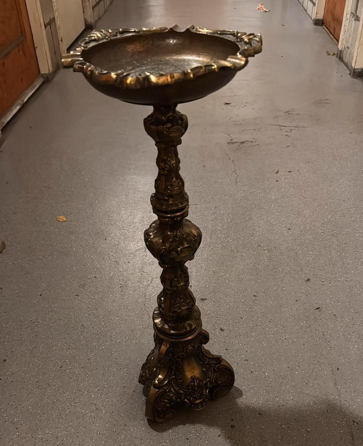 Vintage messing asbak op voet, sierlijk gedetailleerd, ~50cm, Huis en Inrichting, Woonaccessoires | Overige, Gebruikt, Ophalen