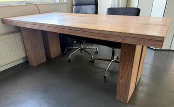Massief teakhouten tafel 200x90cm beschikbaar voor biedingen