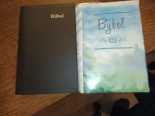 2 Bijbels GBS 16,5 x 11 x 3 cm / nu 4,99 per stuk, Boeken, Godsdienst en Theologie, Gelezen, Christendom | Protestants, Ophalen of Verzenden