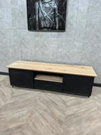 Tv meubel eiken met staal 166cm *showroom, Eikenhout, Ophalen of Verzenden, Zo goed als nieuw, 200 cm of meer