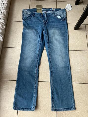 Nieuwe spijkerbroek Maat 44 Straight extra short beschikbaar voor biedingen