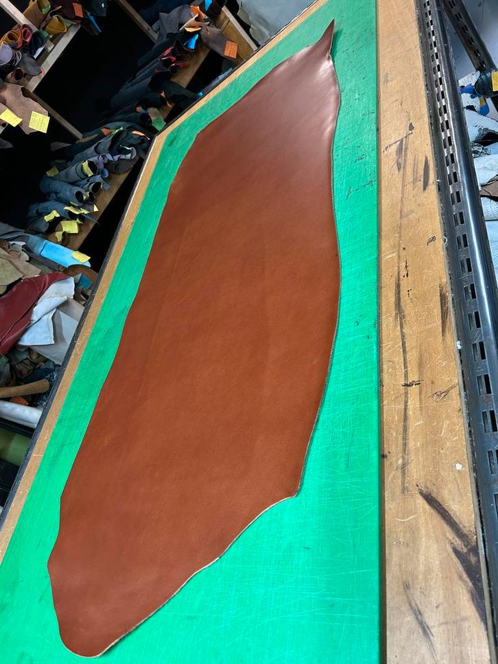 Cognac kleur tuigleer 2 mm dikte half soepel A-1, Hobby en Vrije tijd, Stoffen en Lappen, Zo goed als nieuw, Leer of Kunstleer