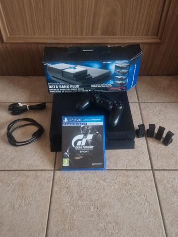 PlayStation 4 1TB + Controller beschikbaar voor biedingen