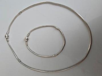 Zilveren Pandora armband en ketting met tonsluiting beschikbaar voor biedingen