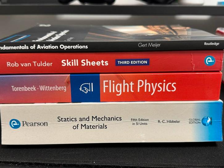 Aviation jaar 1 boekenpakket, Boeken, Chicklit, Zo goed als nieuw, Verzenden