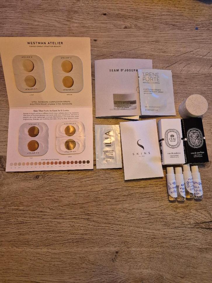 Samples van skins, Sieraden, Tassen en Uiterlijk, Uiterlijk | Parfum, Zo goed als nieuw, Ophalen of Verzenden