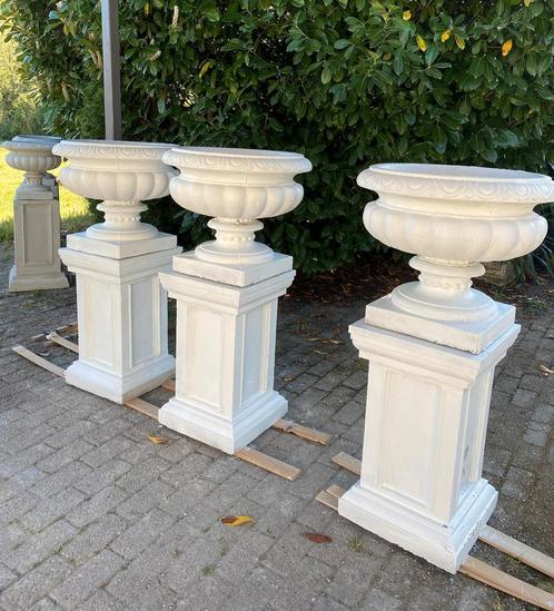 Italiaanse betonnen tuinvazen op betonnen sokkel, Huis en Inrichting, Woonaccessoires | Zuilen en Pilaren, Nieuw, Ophalen
