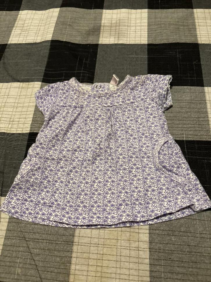 Paars/witte shirtje. Merkloos. Maat 50, Kinderen en Baby's, Babykleding | Maat 50, Zo goed als nieuw, Meisje, Shirtje of Longsleeve