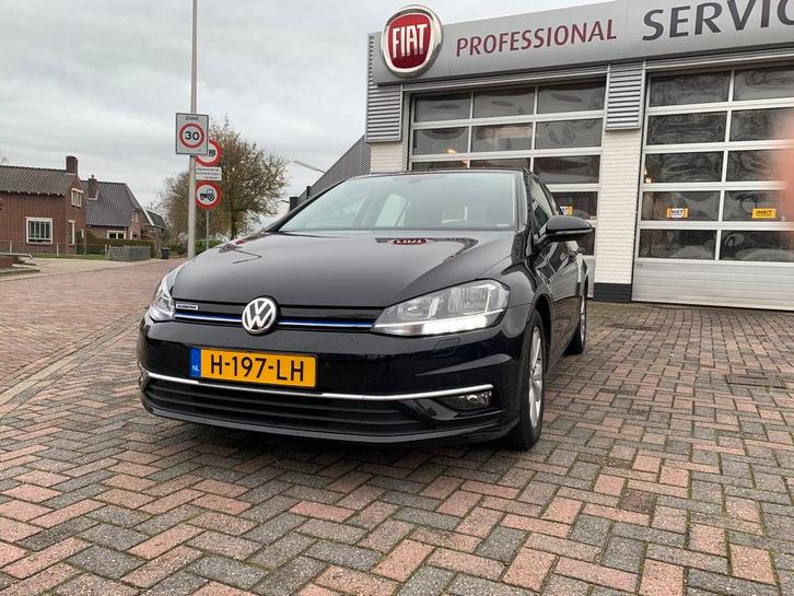 Volkswagen Golf 1.5 TSI DSG 130pk Bluemotion 2019 Zwart, Auto's, Volkswagen, Particulier, Golf, Achteruitrijcamera, Airbags, Airconditioning