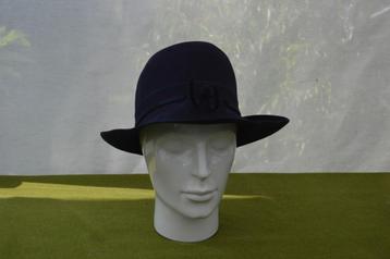 Vintage vilten hoedje met strikje donkerblauw Maison Wagenaa beschikbaar voor biedingen