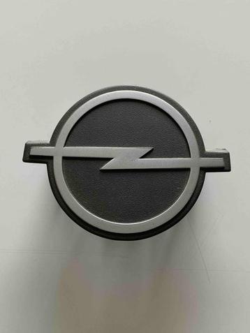 Opel embleem beschikbaar voor biedingen