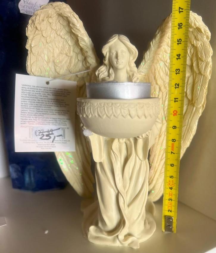 Staande Engel met theelicht houder 17 cm H / 14 cm Br.€24,95, Verzamelen, Mineralen en Fossielen, Mineraal, Ophalen of Verzenden