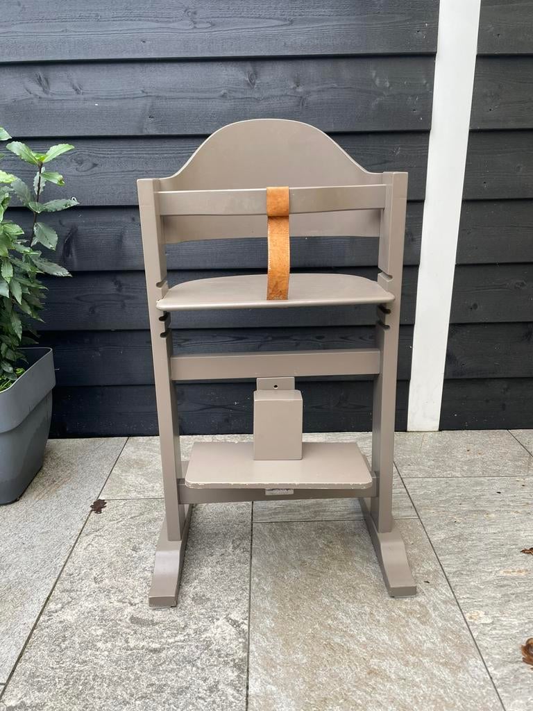 GRATIS Houten kinderstoel, Ophalen, Gebruikt