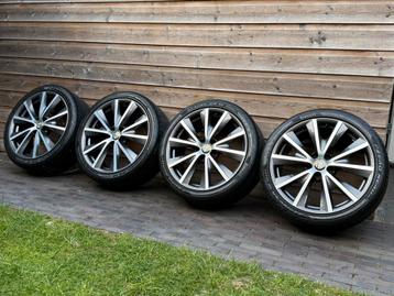 Orig Alfa-Romeo Giulietta Veloce 18 inch velgen + banden beschikbaar voor biedingen