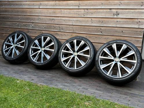 Orig Alfa-Romeo Giulietta Veloce 18 inch velgen + banden, Auto-onderdelen, Banden en Velgen, Banden en Velgen, Zomerbanden, 18 inch
