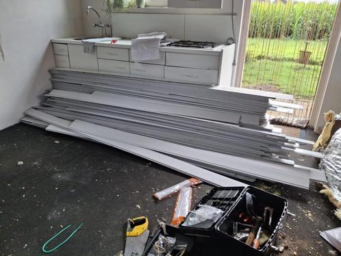 Kunststof Schroten - Plafondbekleding gratis, Doe-het-zelf en Verbouw, Plinten en Afwerking, Gebruikt, Lijsten, Kunststof, 250 cm of meer