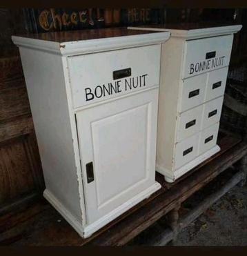 Massief grenenhouten nachtkastjes/ladenkastjes/